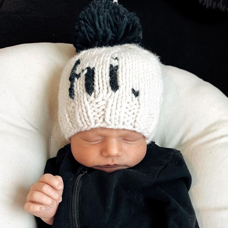 Schwarzes „Hallo.“ Strickmütze