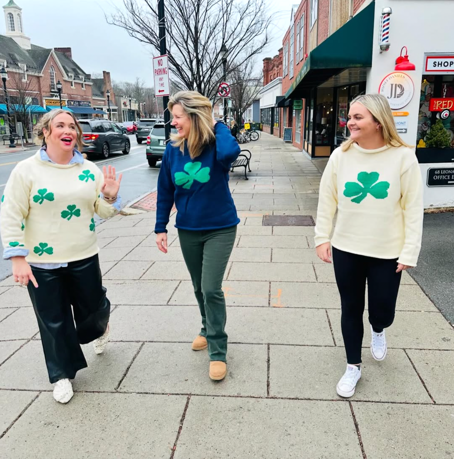 Pull Shamrock bleu marine pour femme 