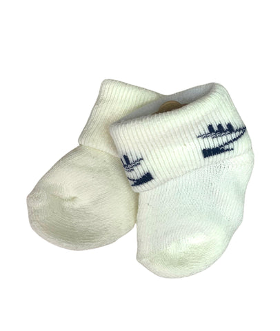 white socks with arrow detail on ankles
